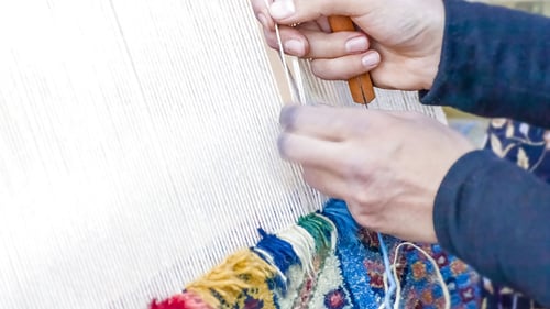 333-raffinesse-travel-istanbul-carpet-weaver