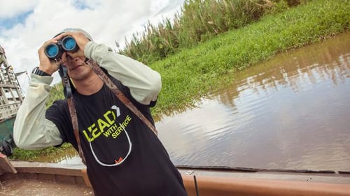 itinerary_mobi_2Peru-Amazon-Riverboat-CEO-Binoculars-1N9A1740-processed-Lg-RGB