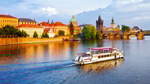 codan-prague-river-cruise-welcomedrink-and-buffet